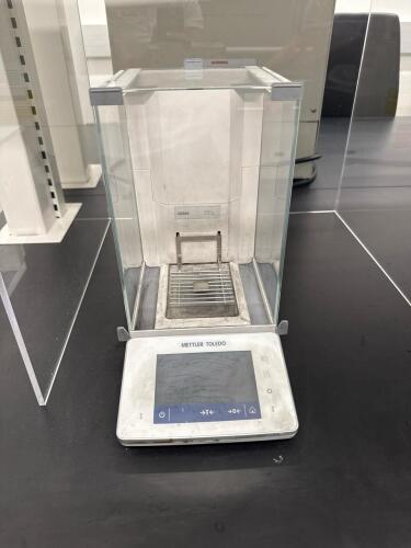 Mettler Toledo XSR64 Analytical Balance