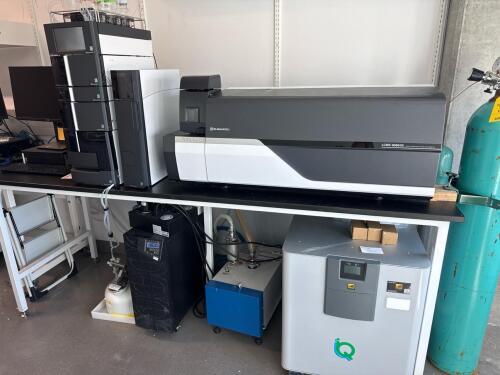 Shimadzu LCMS-8060NX Triple Quadrupole Mass Spectrometer System, LC-40B XR Pump, SPD-M40, 2021