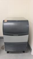 Scotsman UF424A-1A Undercounter Flake Ice Maker