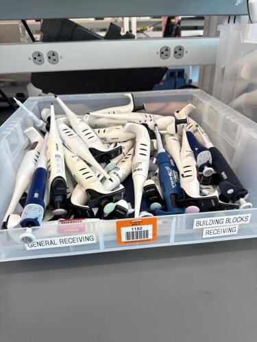 Lot of Integra & Eppendorf Manual Single Channel Lab Pipettes, Common Volume Ranges ly 50-60 total.